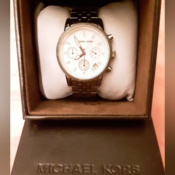 Michael Kors stainless steel silver watch - Picture 12 of 12